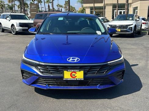 New 2025 Hyundai Elantra Limited image 3