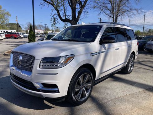 Used 2019 Lincoln Navigator Reserve image 9