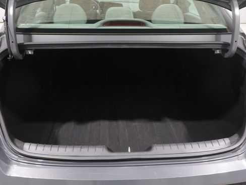 Used 2025 Hyundai Elantra SEL FWD image 4