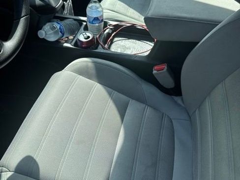 Used 2019 Honda CR-V LX image 6