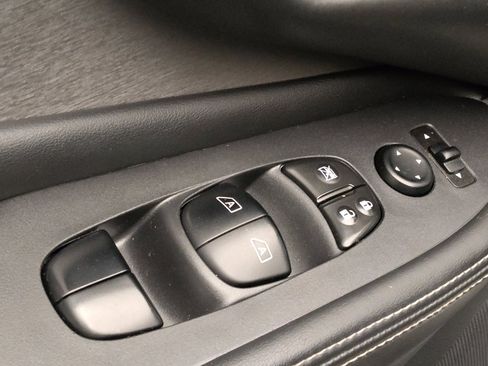 Used 2019 Nissan Murano S image 27