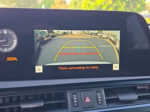 Used 2025 Lexus ES 300h w/ Premium Package FWD image 13