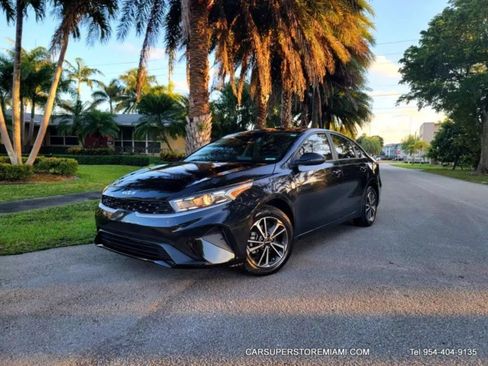 Used 2024 Kia Forte LXS FWD image 7