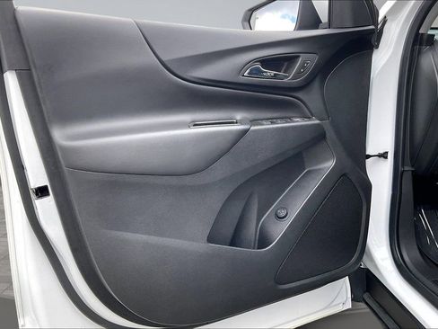 Used 2023 Chevrolet Equinox LT image 22