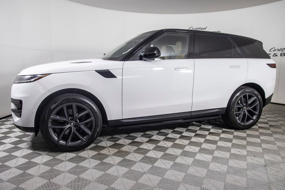 Used 2024 Land Rover Range Rover Sport SE AWD/4WD image 7
