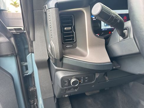 Used 2022 Ford Bronco Outer Banks w/ Sasquatch Package image 18