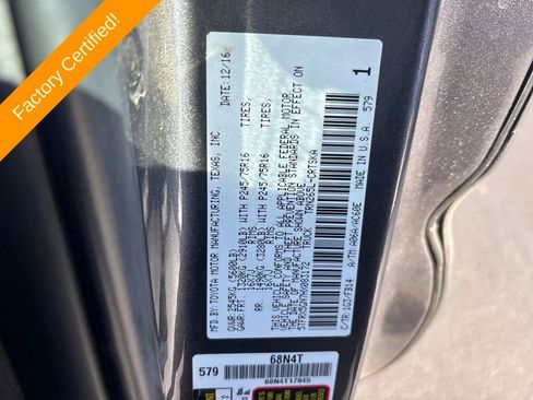 Used 2017 Toyota Tacoma SR image 22