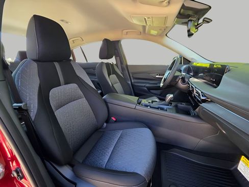 New 2026 Nissan Sentra SV FWD image 9