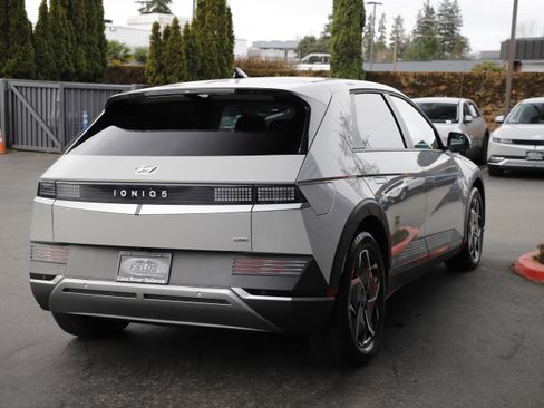 Used 2024 Hyundai Ioniq 5 SE image 10