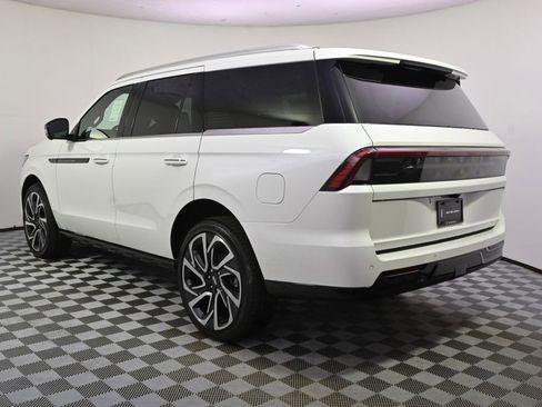 New 2026 Lincoln Navigator Black Label AWD/4WD image 3