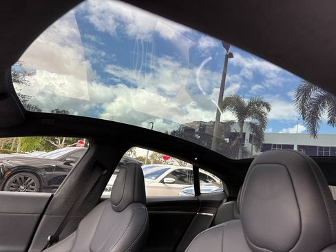 Used 2023 Tesla Model S Standard Range image 5