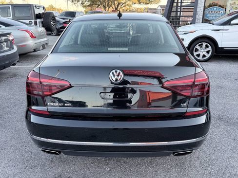 Used 2017 Volkswagen Passat 3.6 SEL Premium image 4
