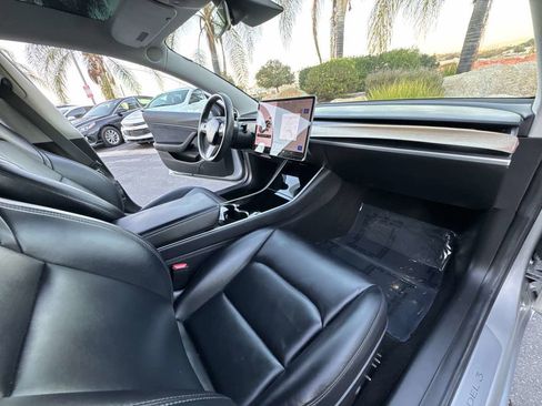 Used 2018 Tesla Model 3 Long Range image 21
