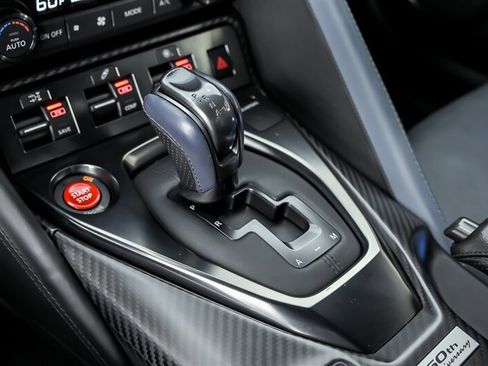 Used 2020 Nissan GT-R Premium AWD/4WD image 39