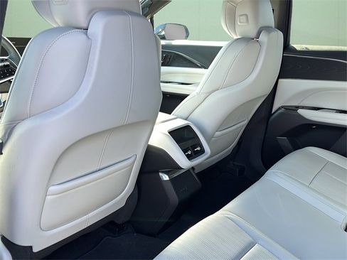 Used 2024 Cadillac Lyriq Sport image 22