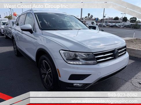 Used 2018 Volkswagen Tiguan SEL FWD image 3