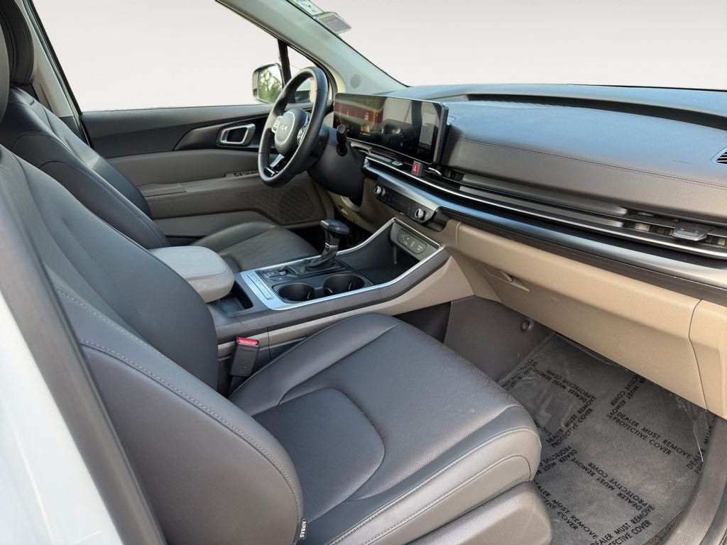 Used 2026 Kia Carnival FWD image 26