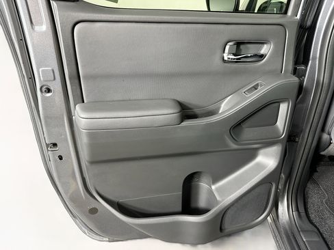 Used 2024 Nissan Frontier SV w/ SV Convenience Package image 26