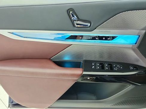 Used 2023 BMW 760i xDrive AWD/4WD image 34