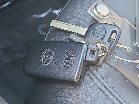 Used 2023 Toyota Tacoma TRD Off-Road w/ TRD Premium Off Road Package image 38