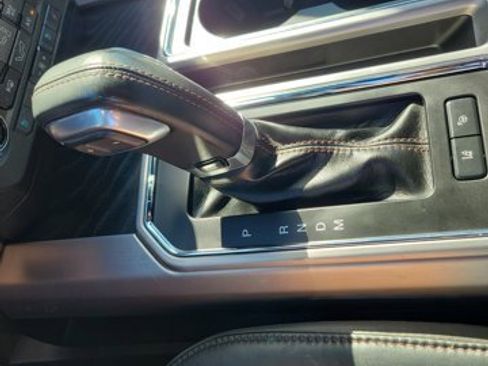 Certified 2019 Ford F150 Platinum w/ Equipment Group 701A Luxury image 27