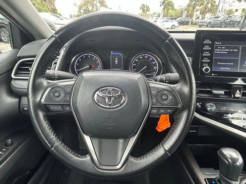 Used 2023 Toyota Camry SE image 18