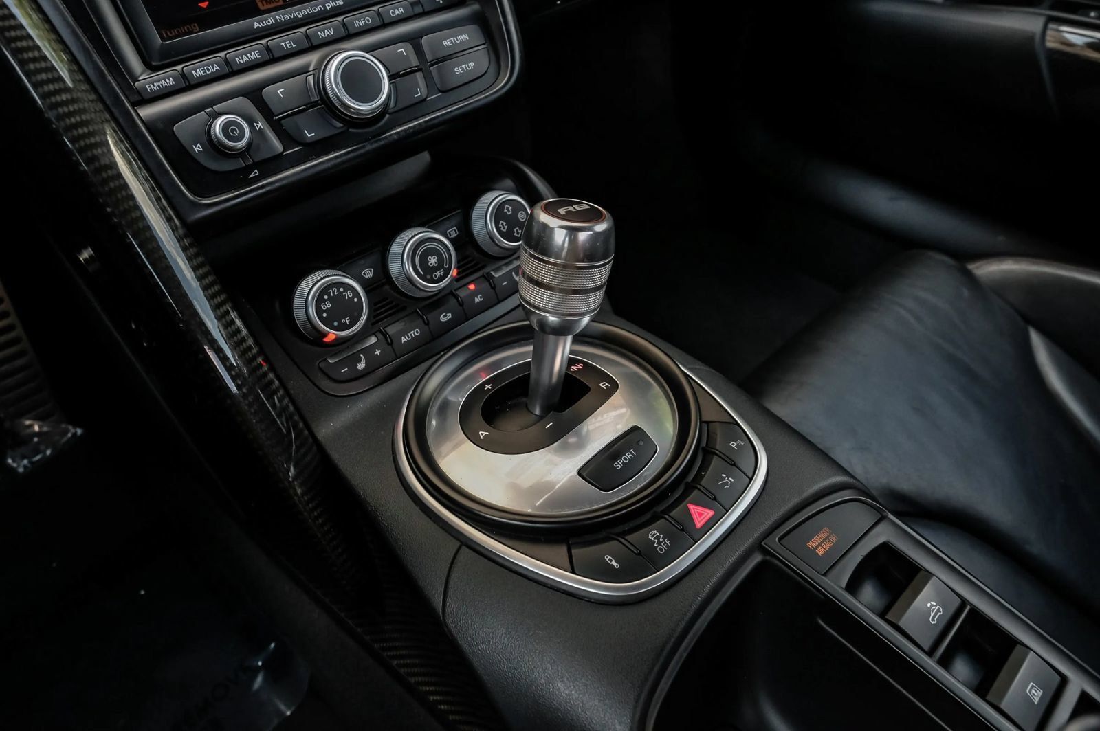 Used 2011 Audi R8 V10 AWD/4WD image 23