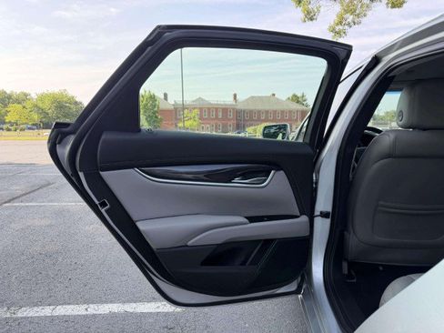 Used 2017 Cadillac XTS Luxury FWD image 21
