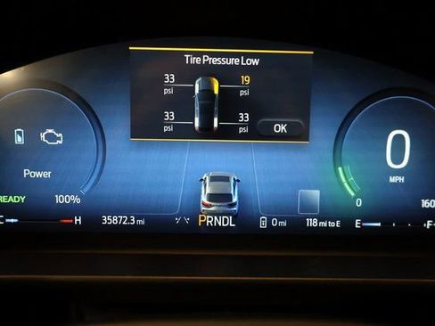 Used 2025 Ford Escape SE w/ PHEV Premium Package FWD image 16