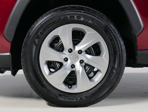 Used 2023 Toyota RAV4 LE image 30