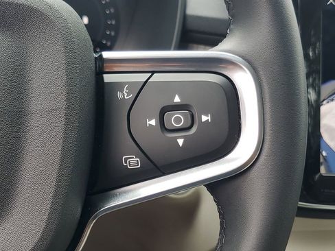 Certified 2024 Volvo XC40 B5 Plus w/ Climate Package AWD/4WD image 23