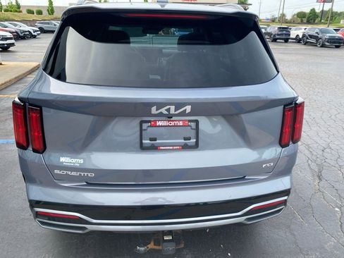 Used 2023 Kia Sorento SX AWD/4WD image 10