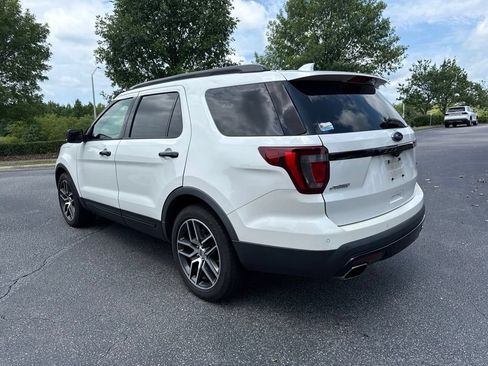 Used 2017 Ford Explorer Sport w/ Equipment Group 401A AWD/4WD image 5