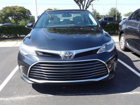 Used 2017 Toyota Avalon XLE Premium w/ All Weather Liner Package FWD image 2