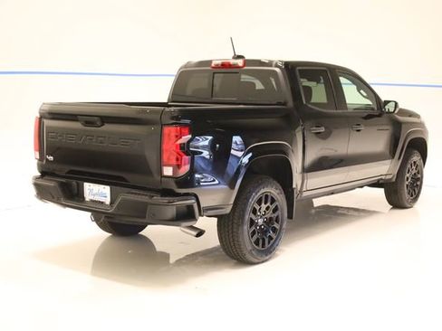 Used 2025 Chevrolet Colorado W/T w/ WT Custom Package RWD image 4