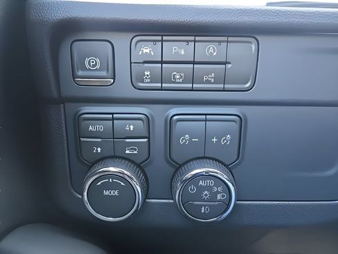 New 2026 Chevrolet Tahoe RST w/ RST Performance Edition AWD/4WD image 32