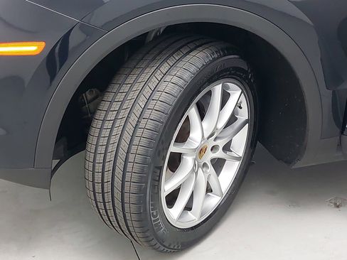 Used 2019 Porsche Cayenne image 35