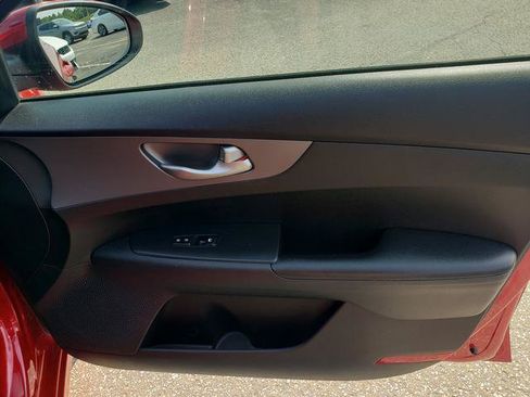 Used 2019 Kia Forte LXS FWD image 17