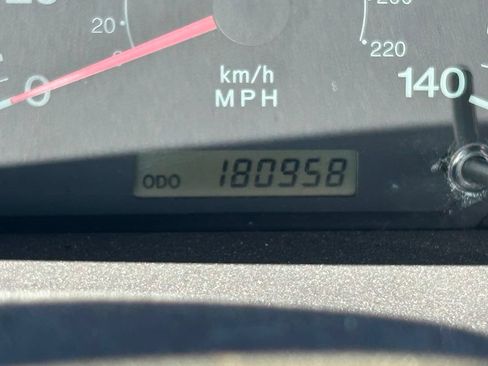 Used 2002 Hyundai Elantra GLS FWD image 22