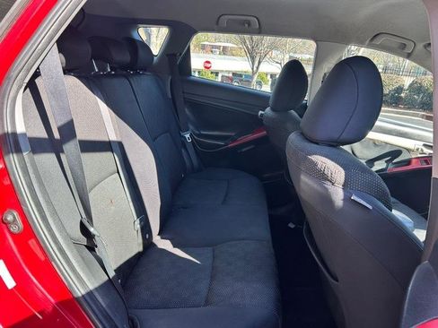 Used 2010 Pontiac Vibe w/ Preferred Package image 37