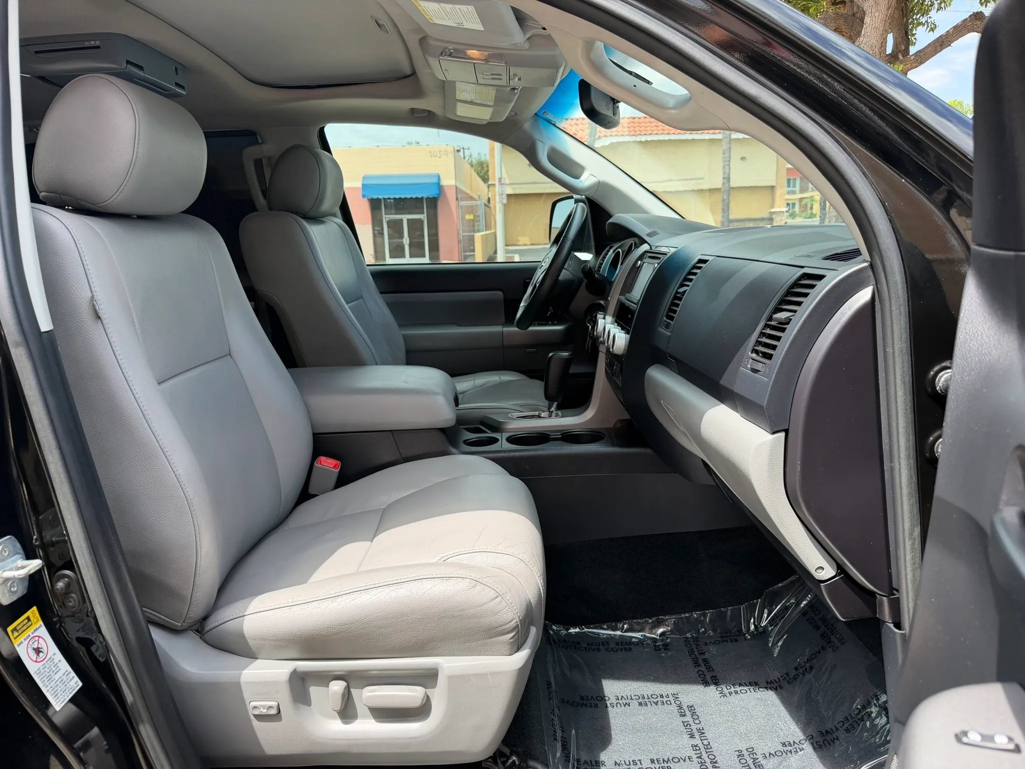 Used 2016 Toyota Sequoia SR5 w/ Premium Package RWD image 21