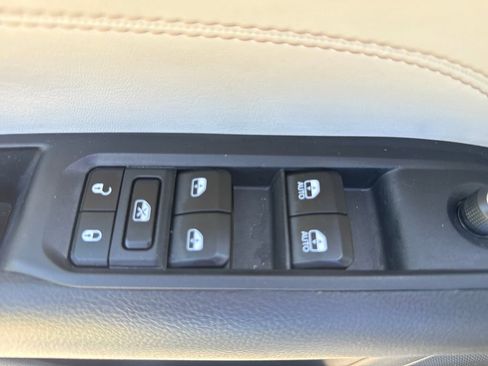 Used 2025 Jeep Compass Limited AWD/4WD image 14