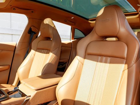 Used 2025 Aston Martin DBX 707 image 39