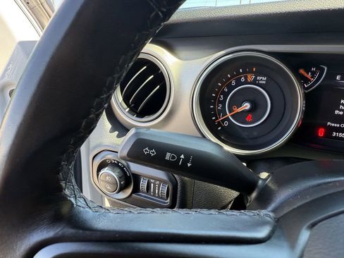 Used 2020 Jeep Gladiator Sport w/ Quick Order Package 24S image 15