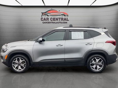Used 2022 Kia Seltos EX AWD/4WD image 2
