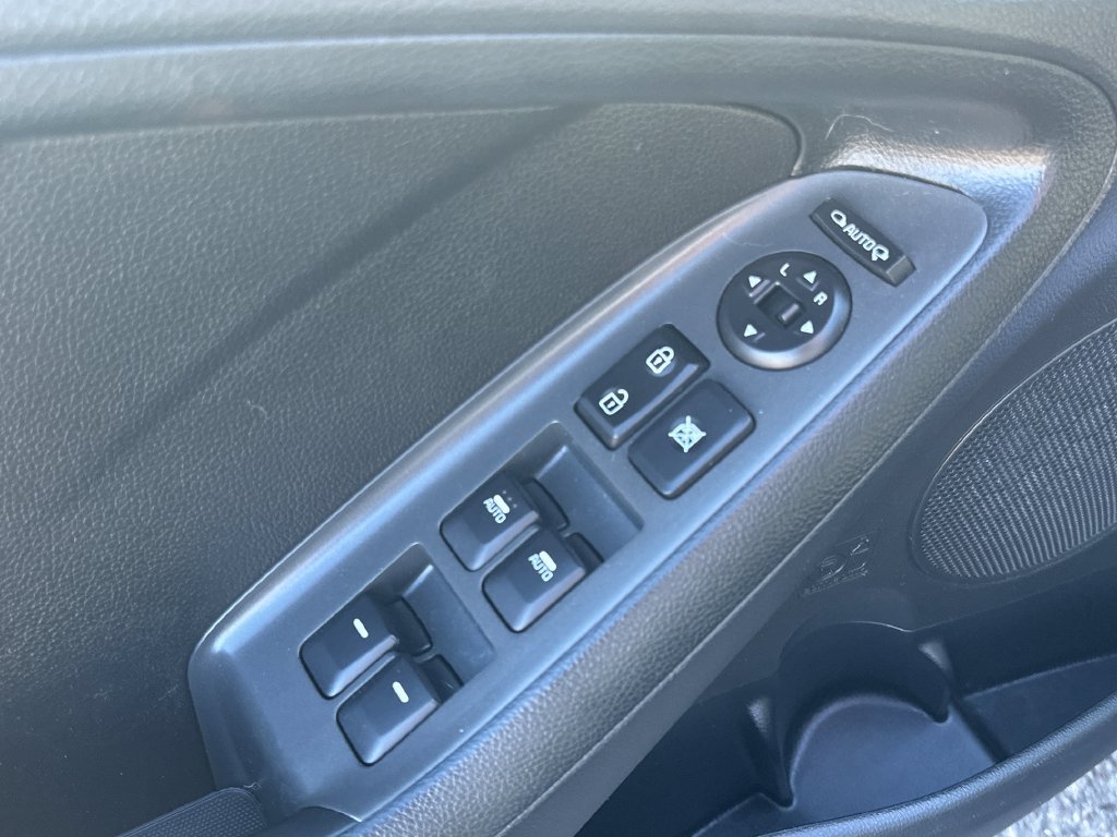 Used 2017 Kia Forte EX FWD image 14
