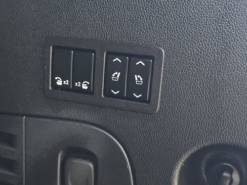Used 2020 Chevrolet Tahoe LT AWD/4WD image 10