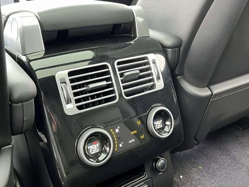 Used 2020 Land Rover Range Rover HSE image 18