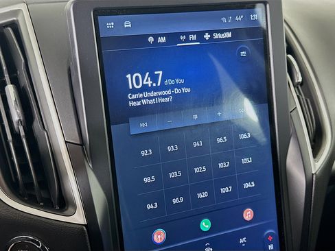 Used 2023 Ford Edge SEL image 21