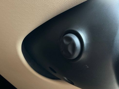 Used 2018 Cadillac XT5 Luxury w/ Driver Awareness Package image 43